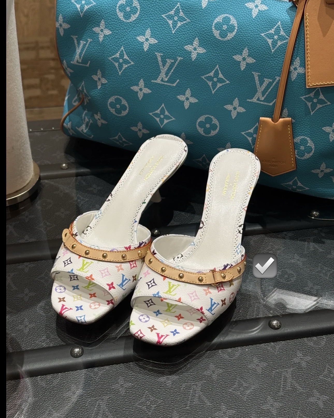 루이비통 무라카미 모노그램 멀티컬러 스터드 뮬 샌들