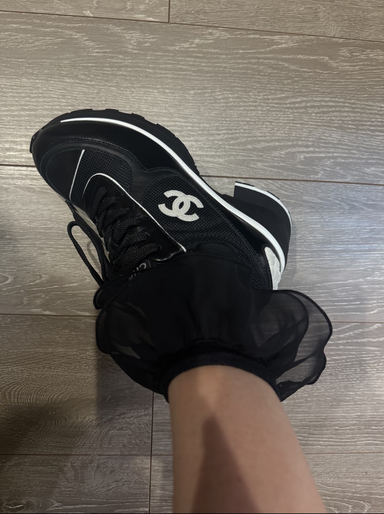 샤넬 25K CC 로고 청키 하이탑 스니커즈