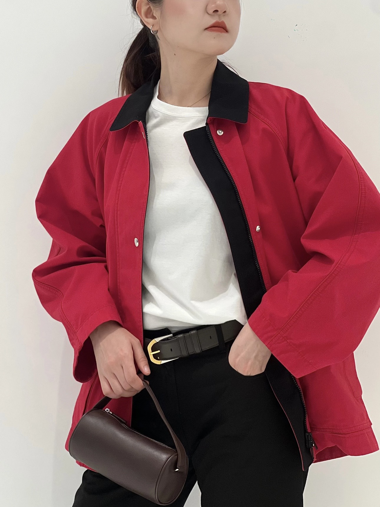 망고 콘트라스트 블랙 칼라 오버사이즈 유틸리티 재킷