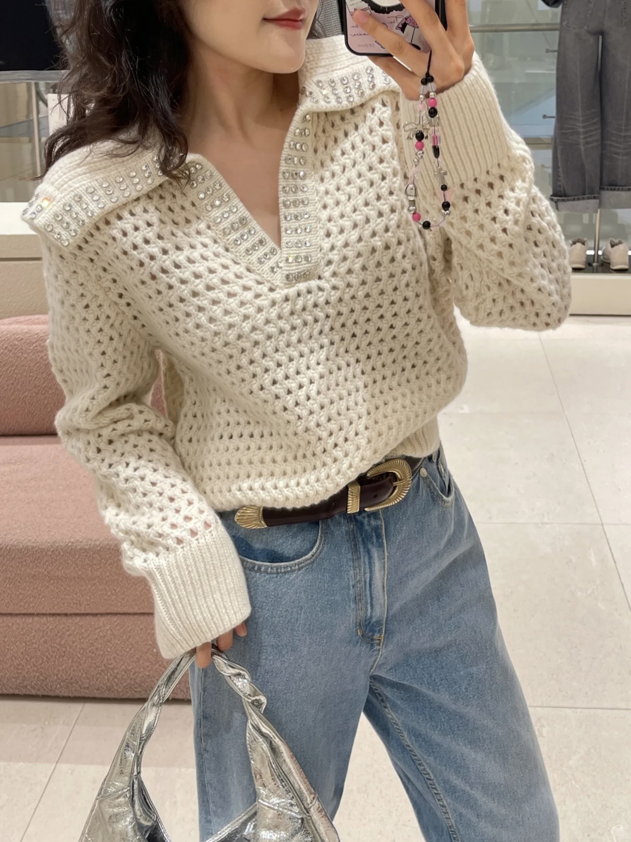 산드로 크리스털 장식 세일러 칼라 오픈워크 니트 스웨터