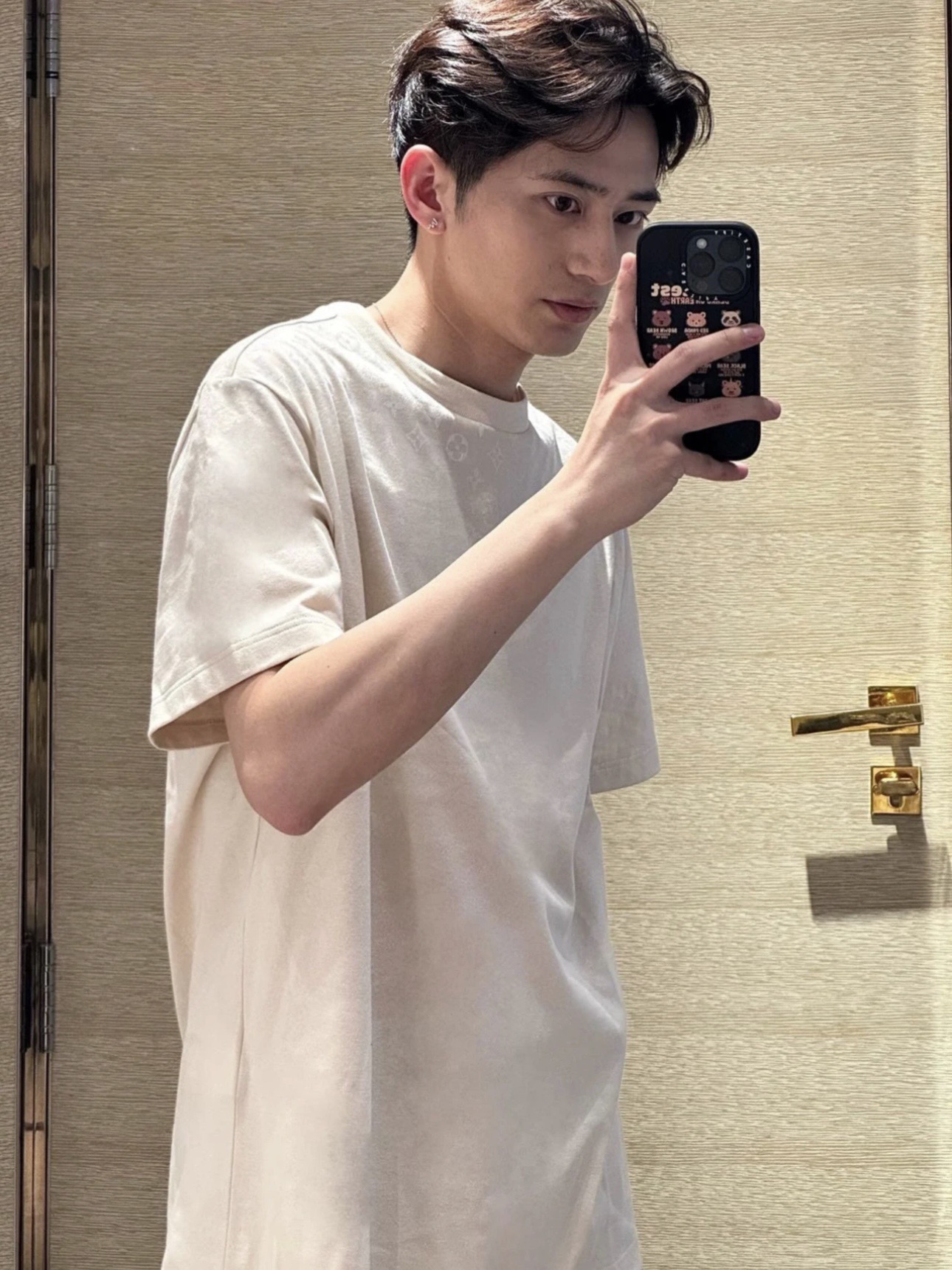 루이 비통 그라디언트 모노그램 반소매 티셔츠