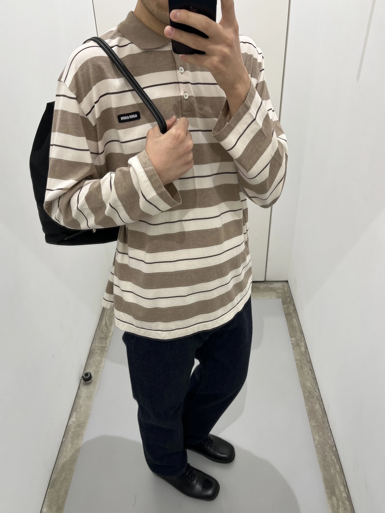 미우미우 로고 패치 스트라이프 롱슬리브 폴로 셔츠