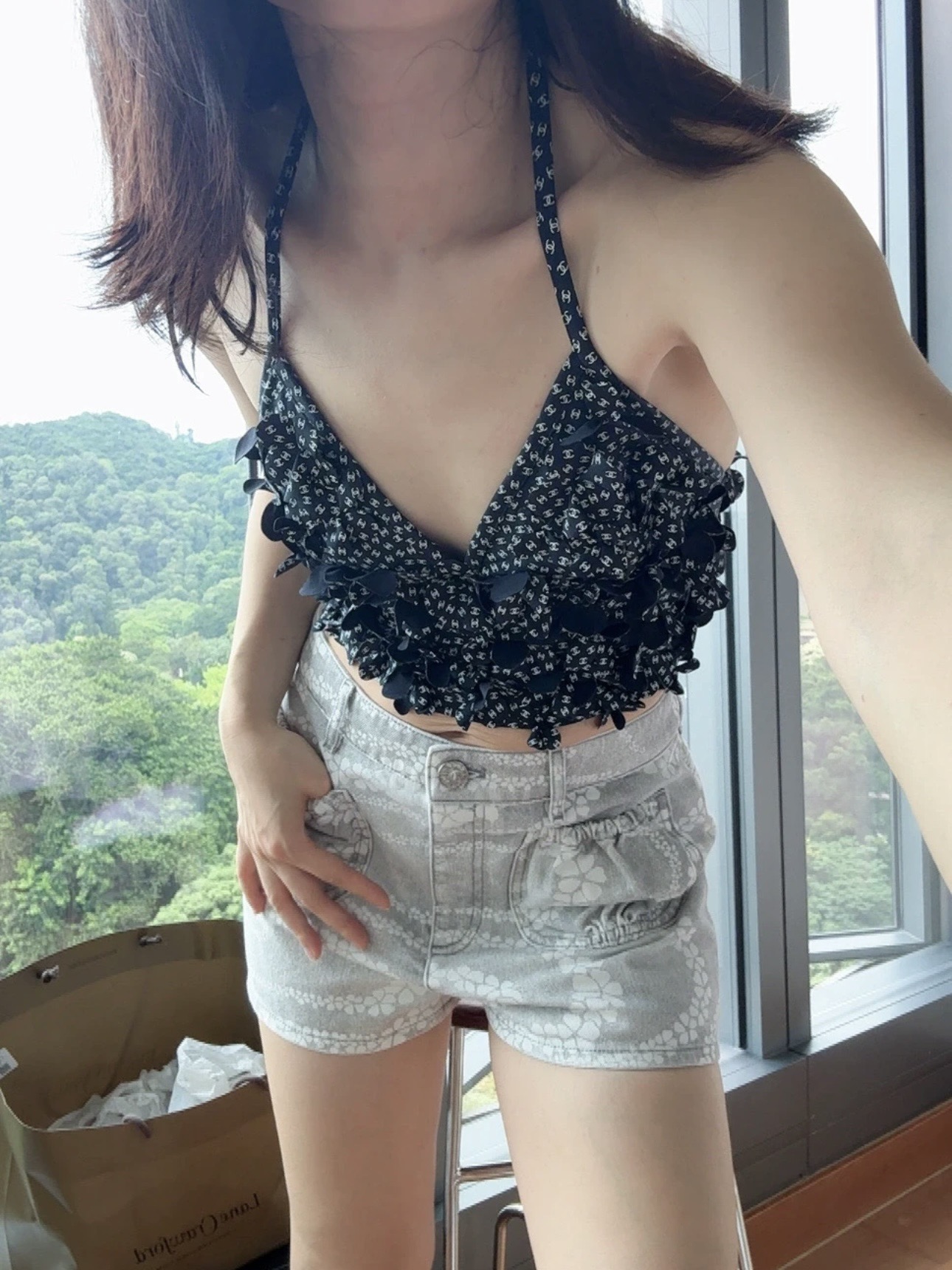 샤넬 카멜리아 패턴 그레이 데님 쇼츠