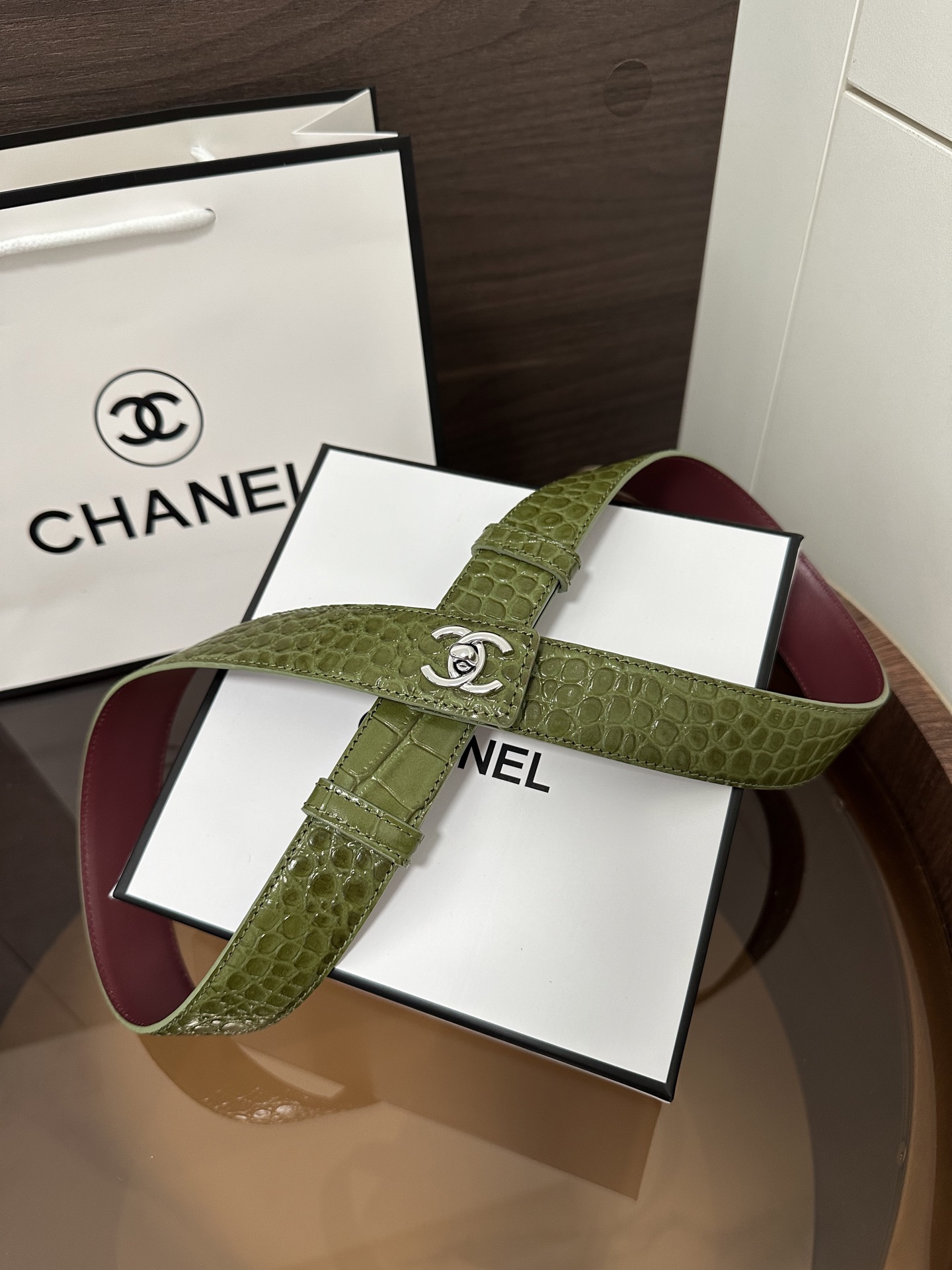 샤넬 더블 C 버클 크로커다일 엠보싱 가죽 벨트