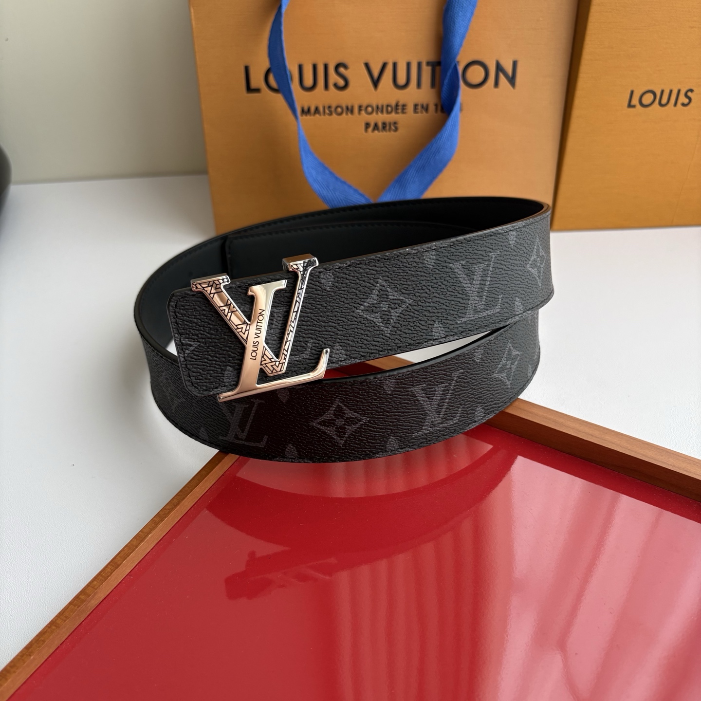 루이 비통 LV 이니셜 모노그램 리버서블 벨트