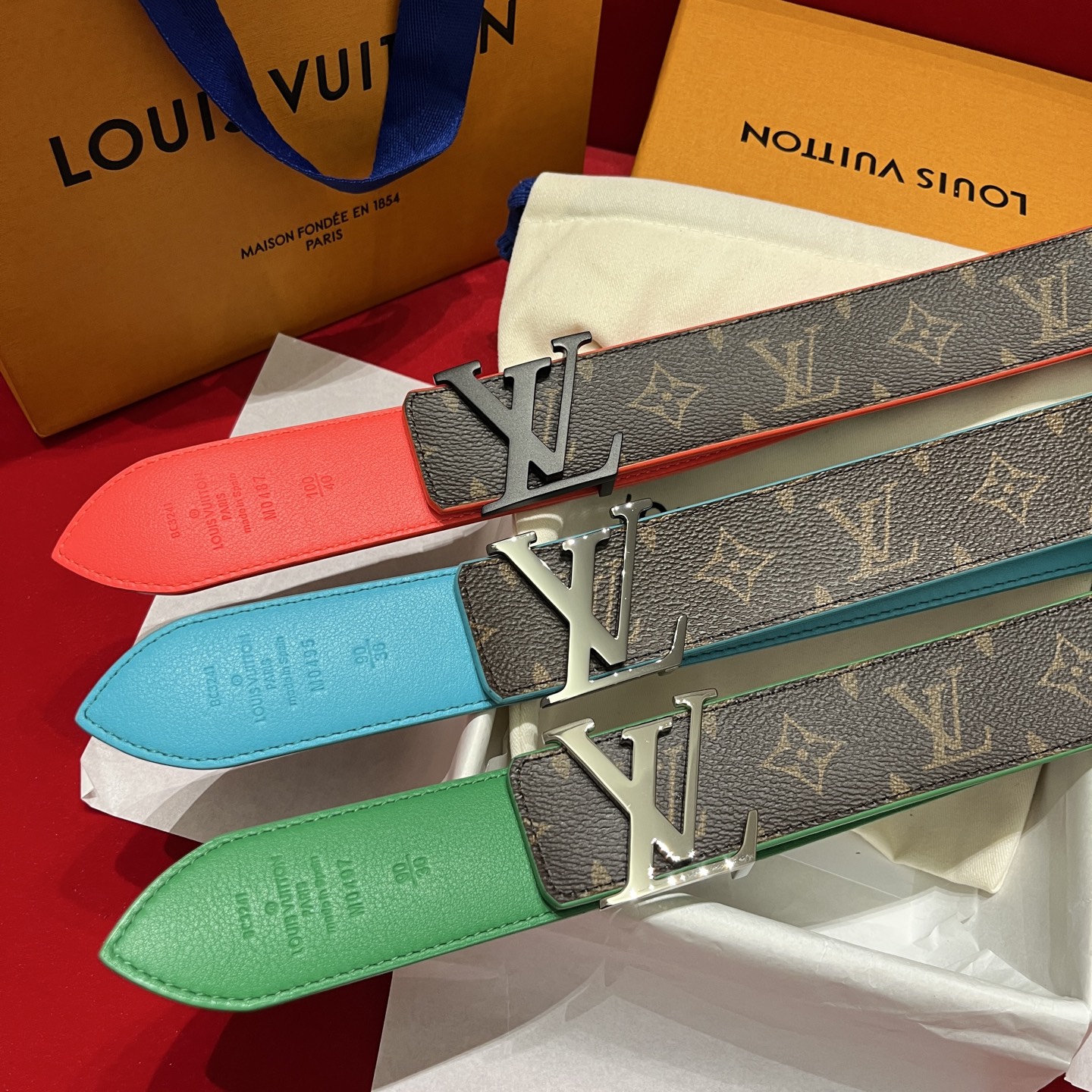 루이비통 LV 이니셜 40mm 리버서블 모노그램 벨트