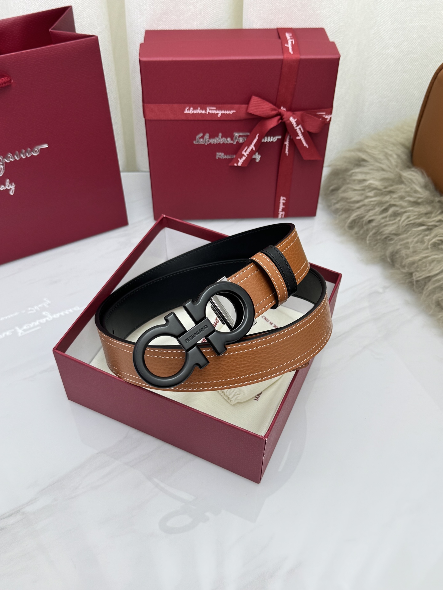 페라가모 더블 간치니 리버서블 레더 벨트