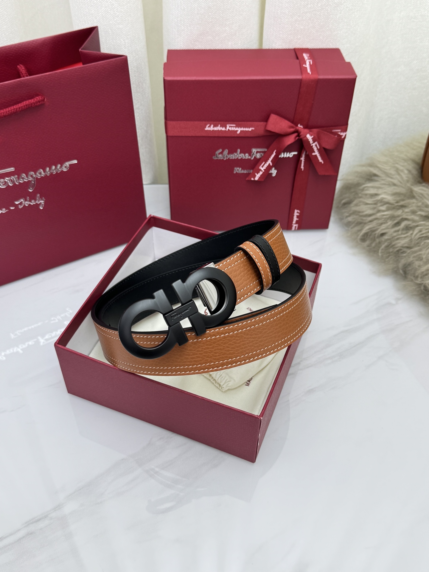 페라가모 더블 간치니 리버서블 레더 벨트
