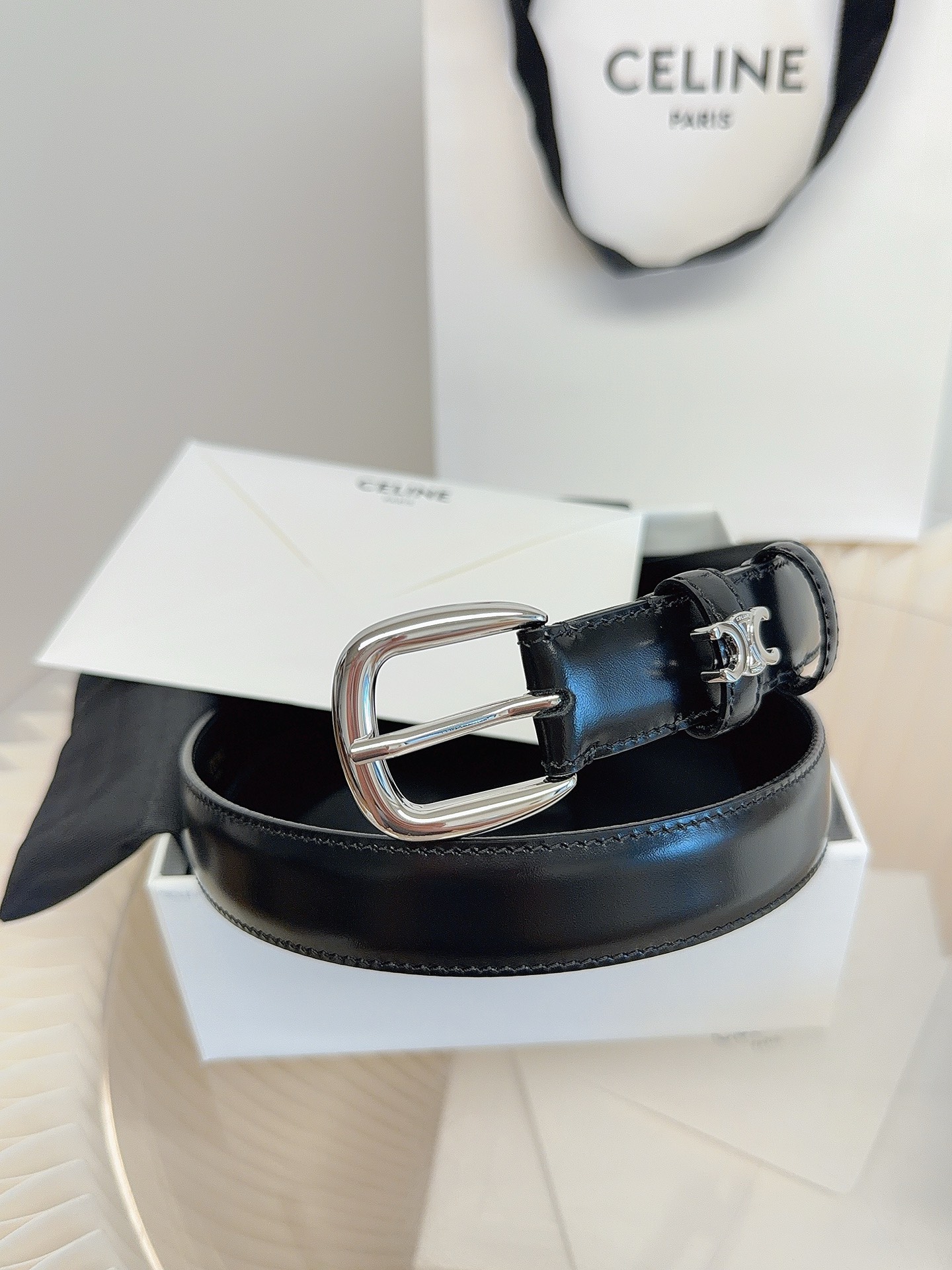 셀린느 비비엔느 트리옹프 디테일 25mm 벨트