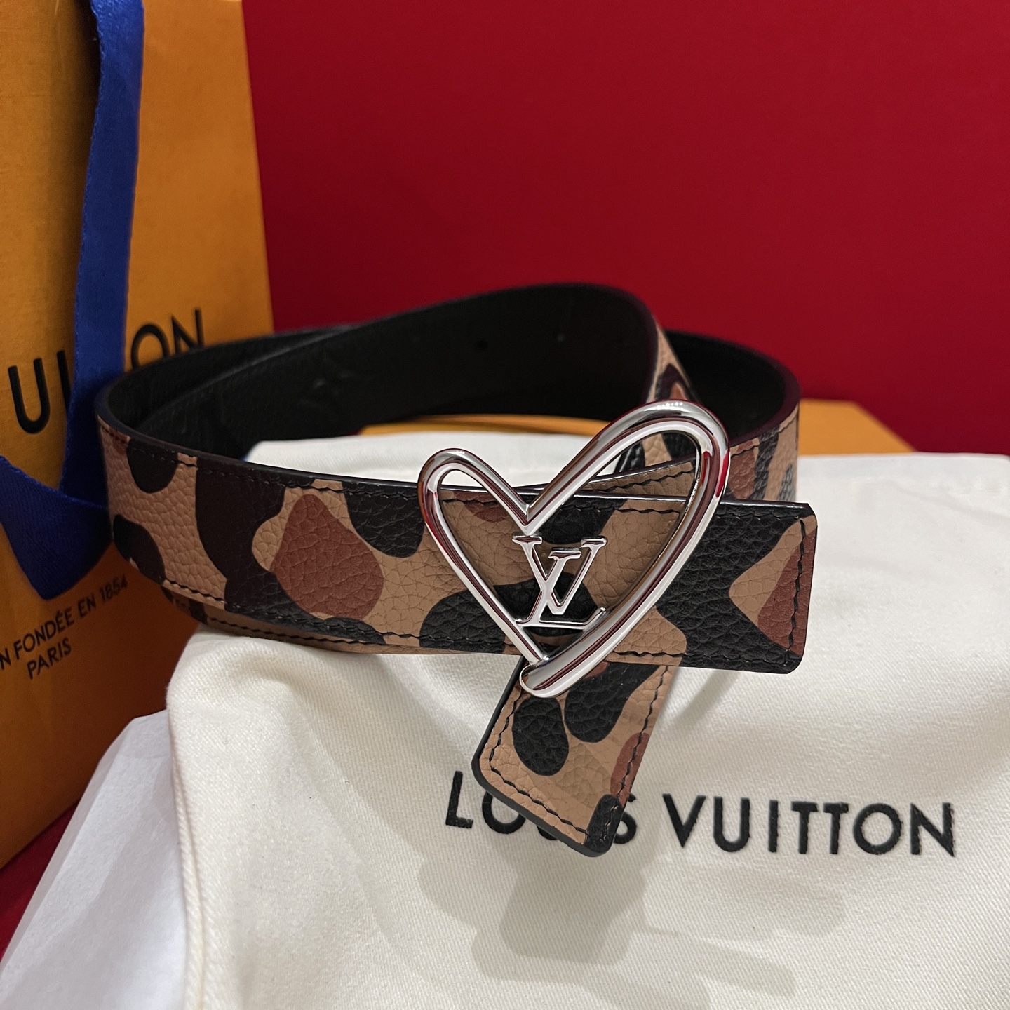 루이 비통 LV 하트 버클 30mm 리버서블 벨트