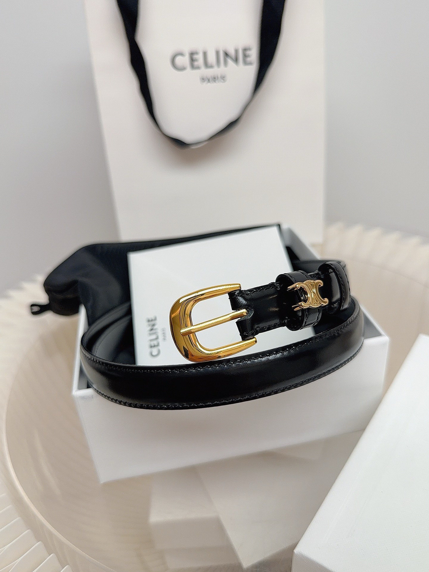 셀린느 비비엔느 미디엄 트리오페 링 버클 18mm 벨트