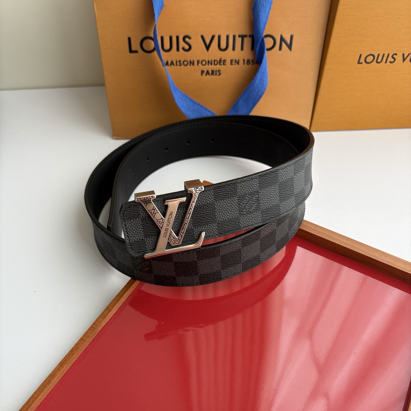 루이 비통 LV 이니셜 리버서블 다미에 그라파이트 40mm 벨트