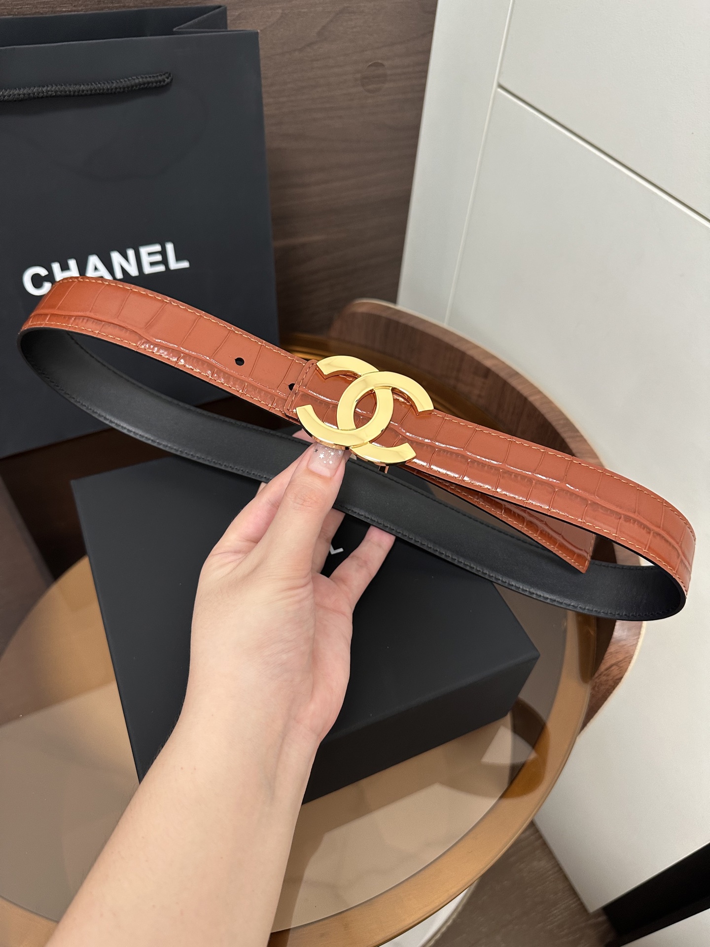 샤넬 더블 C 리버서블 크로커다일 엠보싱 가죽 벨트
