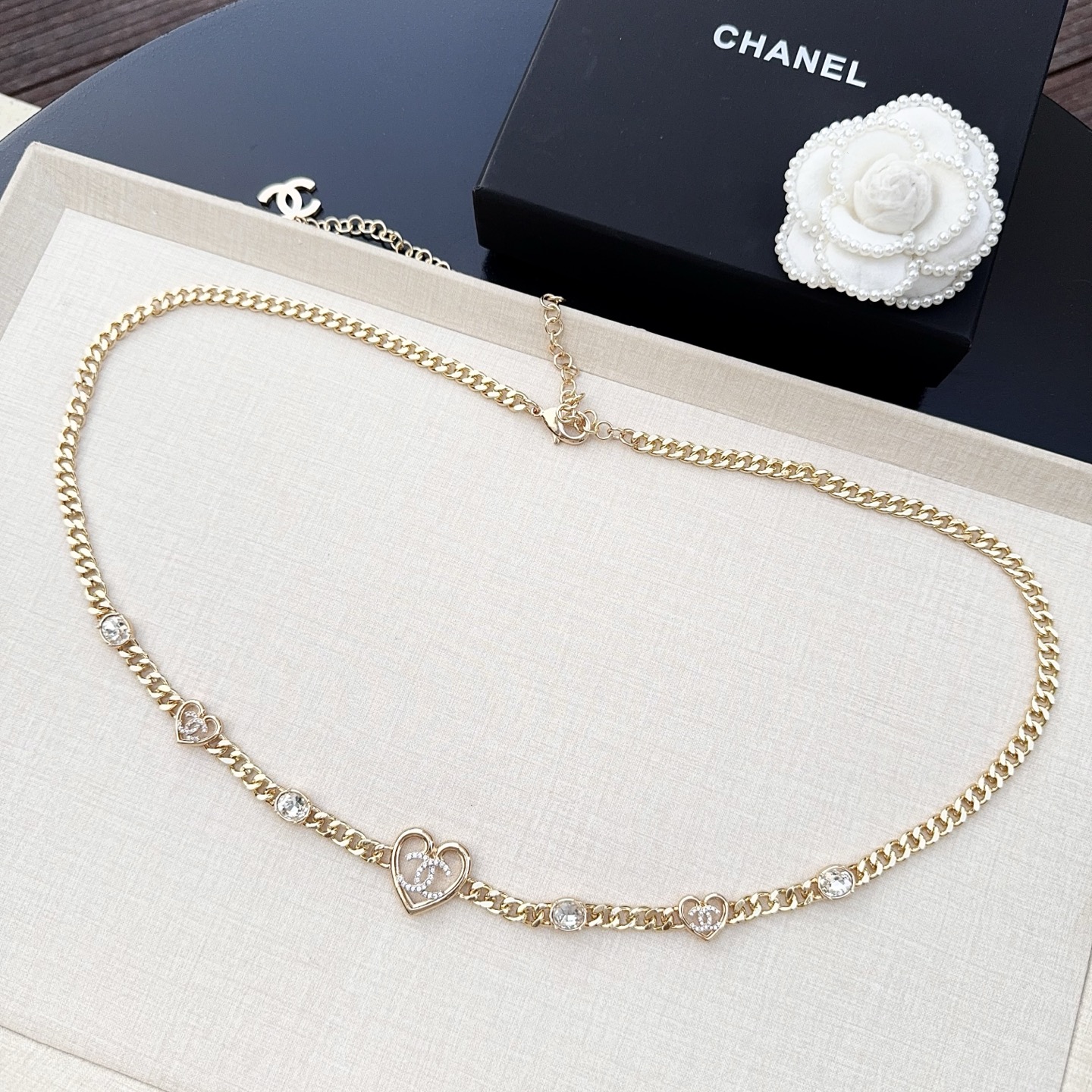 샤넬 하트 CC 크리스털 장식 골드 체인 벨트