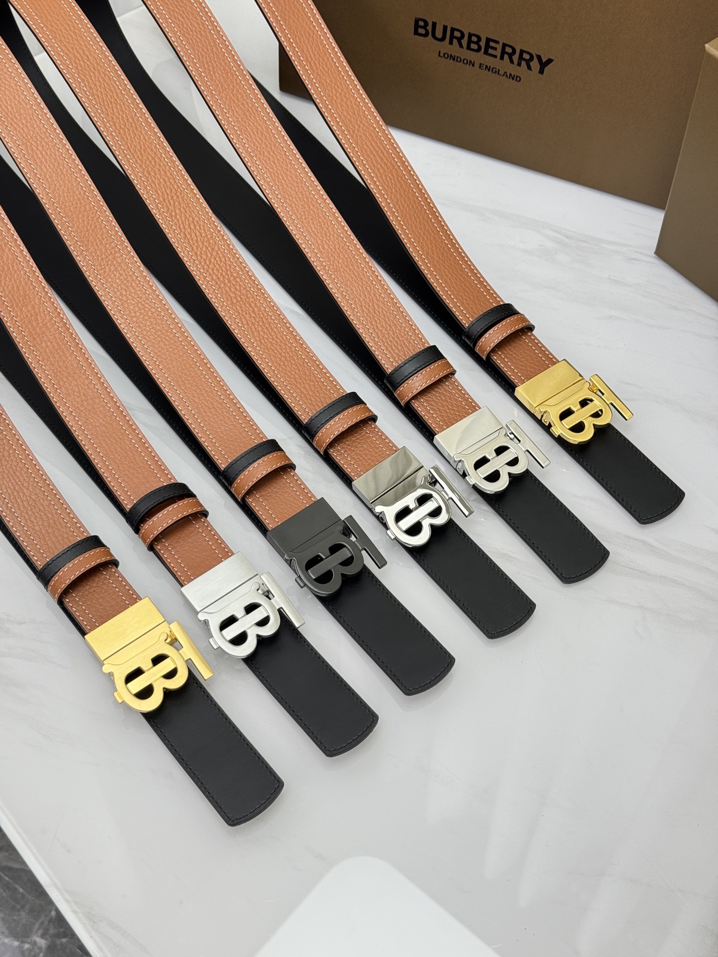 버버리 TB 모노그램 리버서블 레더 벨트