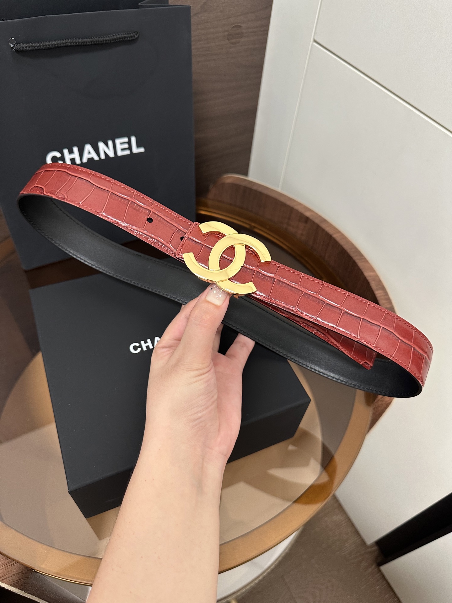 샤넬 더블 C 로고 크로커다일 엠보싱 리버서블 벨트 3cm