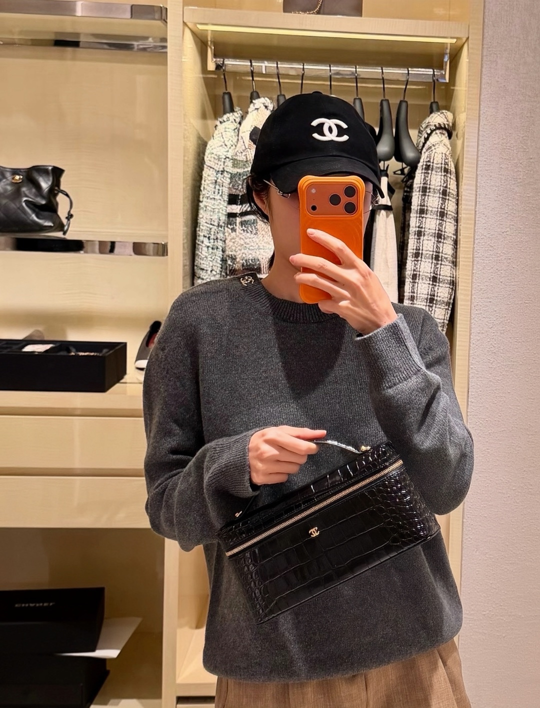 샤넬 코코 마크 크로커다일 엠보싱 탑핸들 바니티 케이스 백