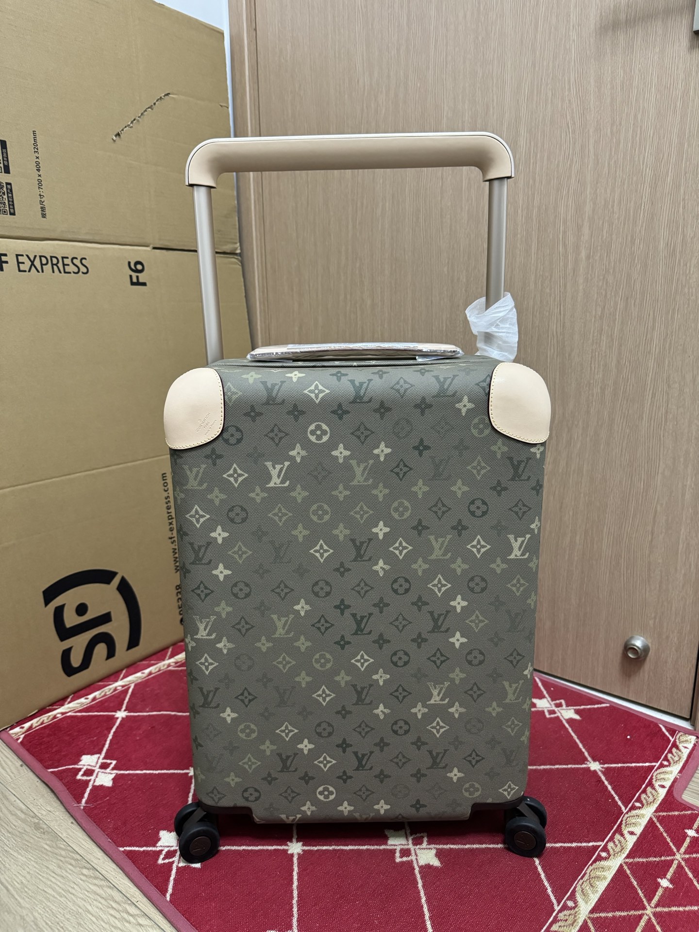 루이비통 호라이즌 55 모노그램 롤링 캐리어