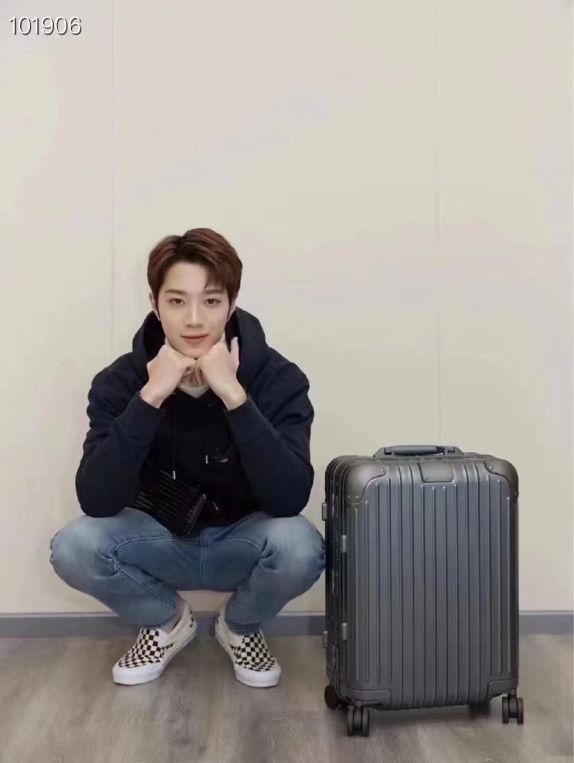 리모와 오리지널 머큐리 그레이 알루미늄 멀티휠 캐리어 (2021 춘절 스페셜 에디션)