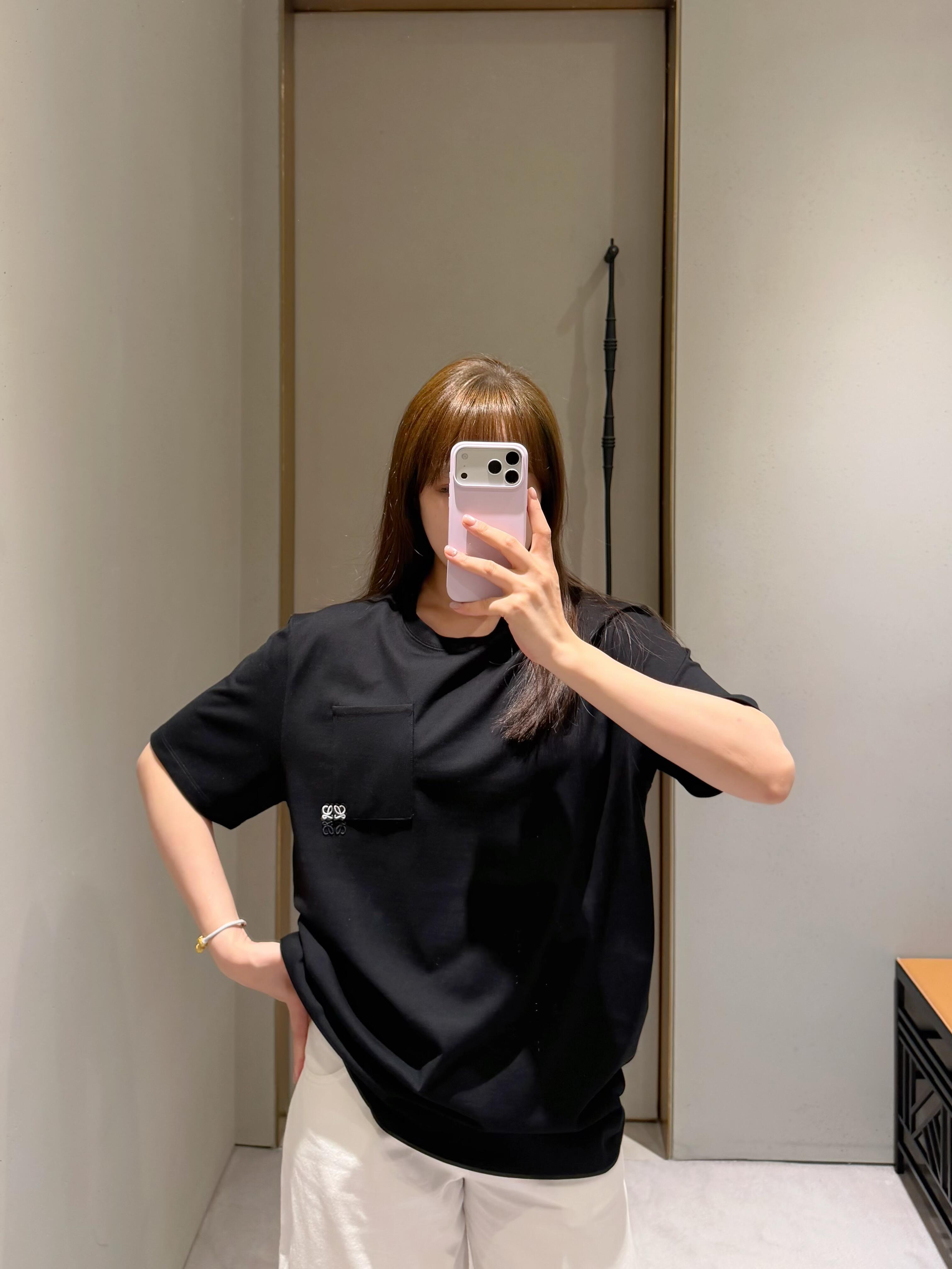 로에베 아나그램 자수 포켓 반팔 티셔츠