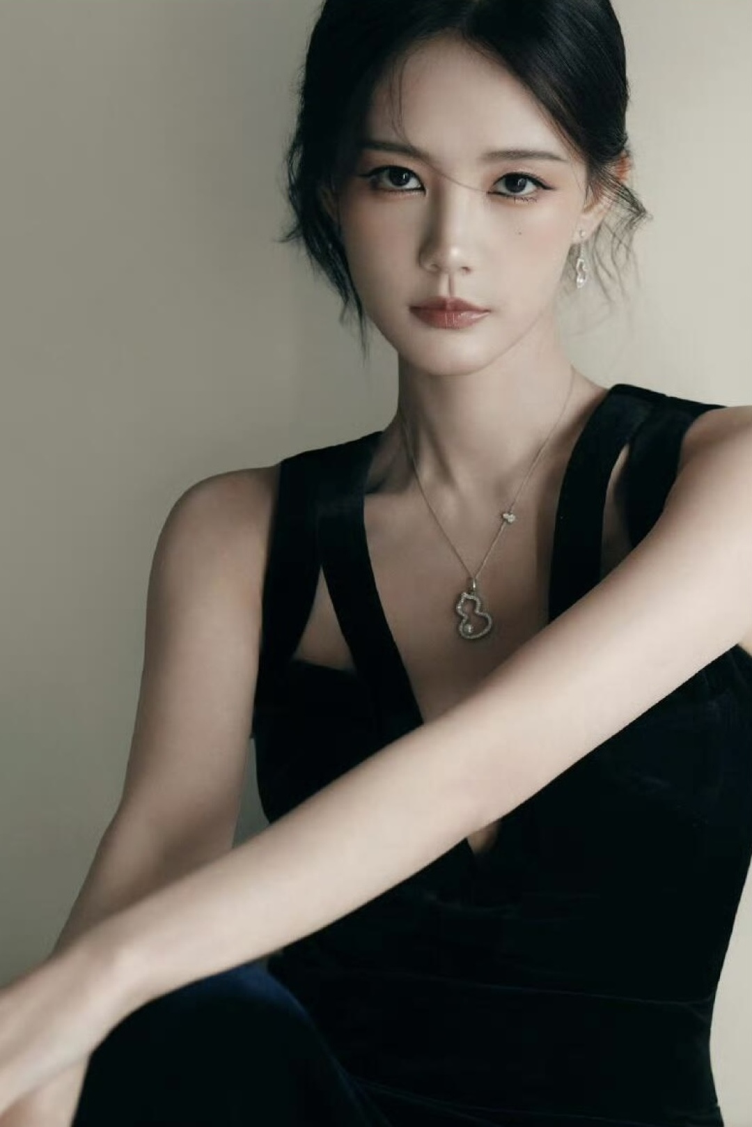키린 울루 다이아몬드 파베 펜던트 네크리스
