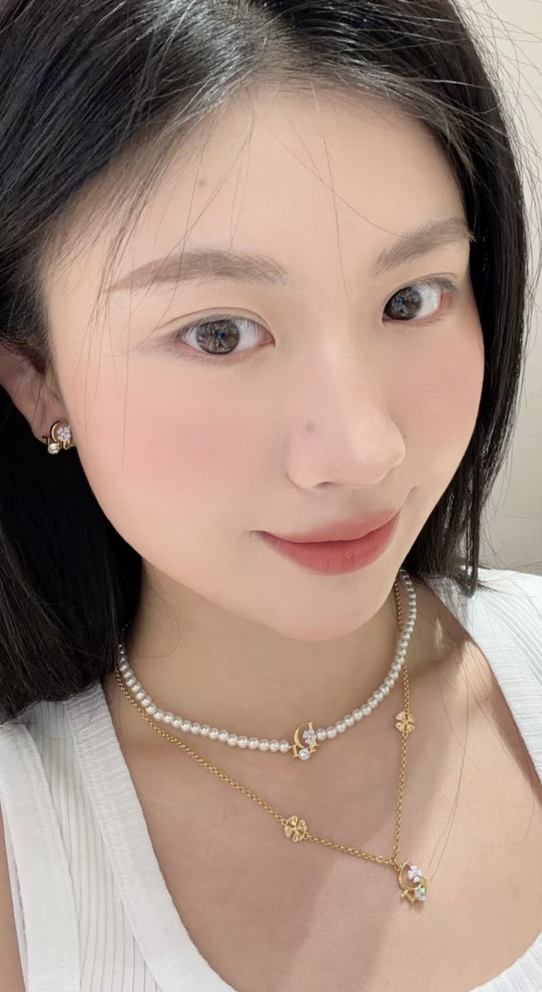 디올 CD 로고 플라워 펄 초커 네크리스
