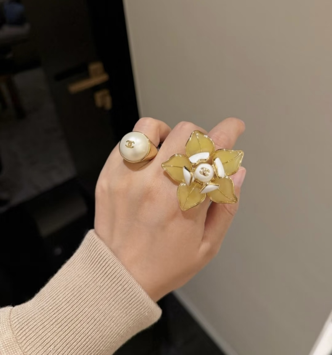 샤넬 카멜리아 CC 로고 플라워 링