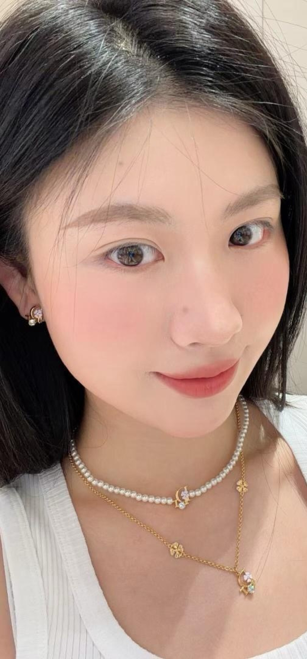 루이 비통 LV 아이코닉 펄 네크리스