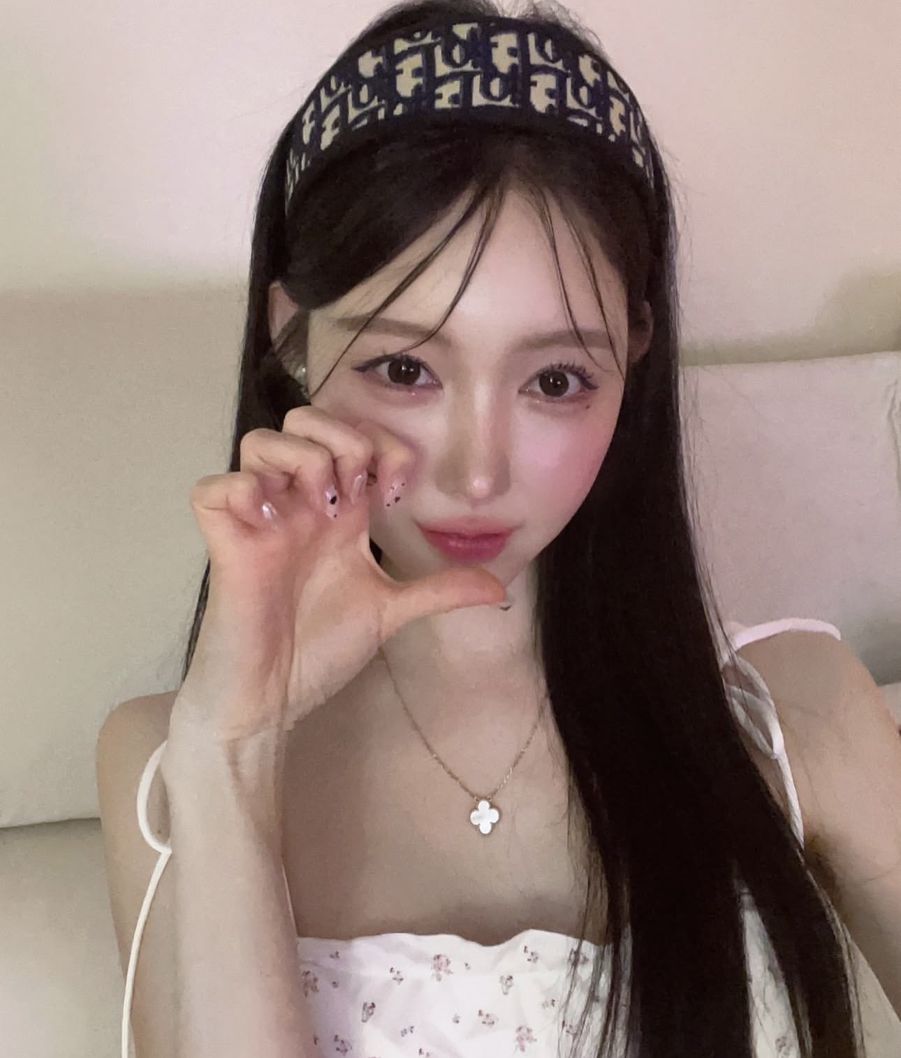 디올 디오르 오블리크 패디드 헤드밴드