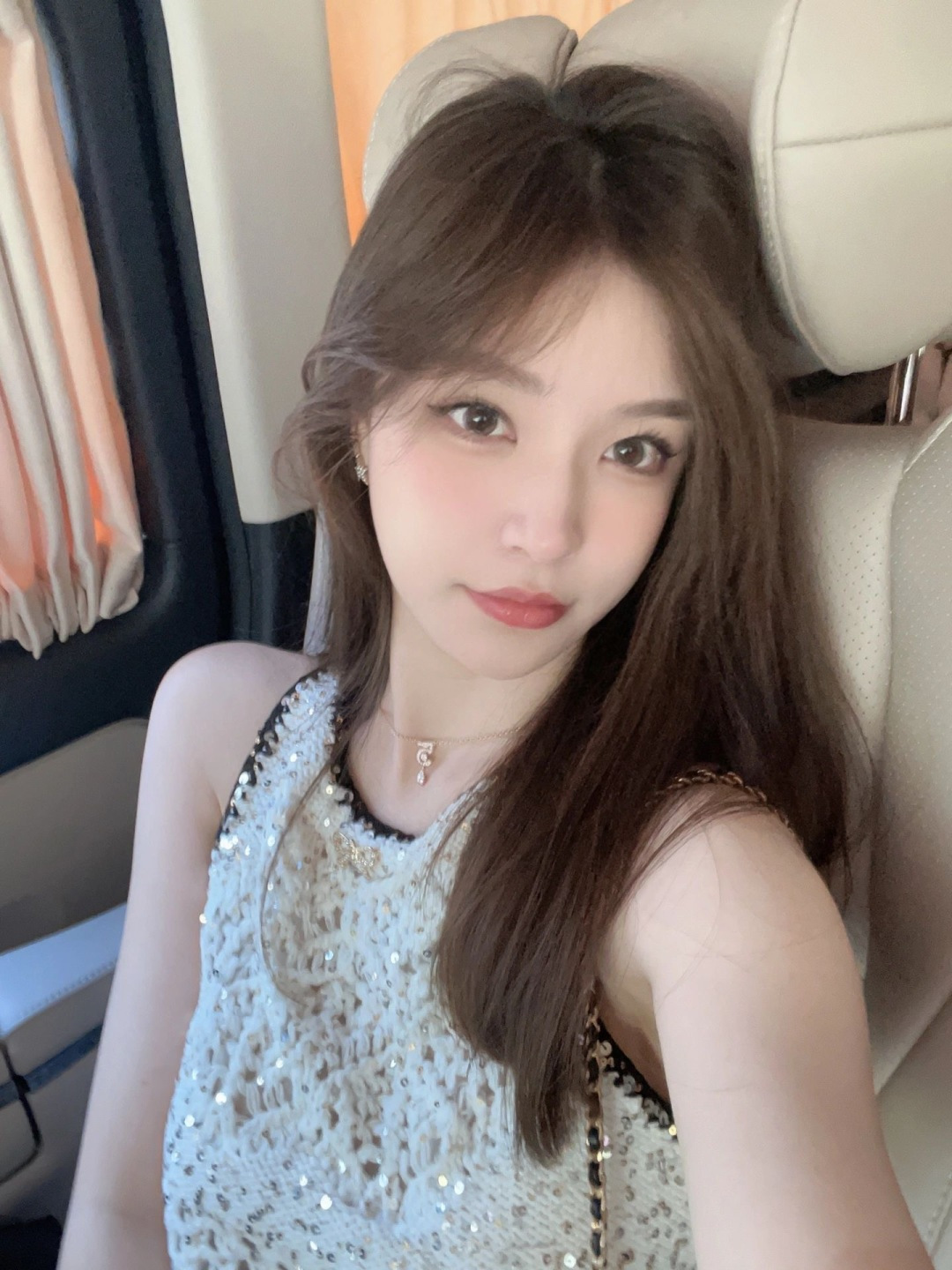 샤넬 크리스털 C 로고 드롭 펜던트 네크리스