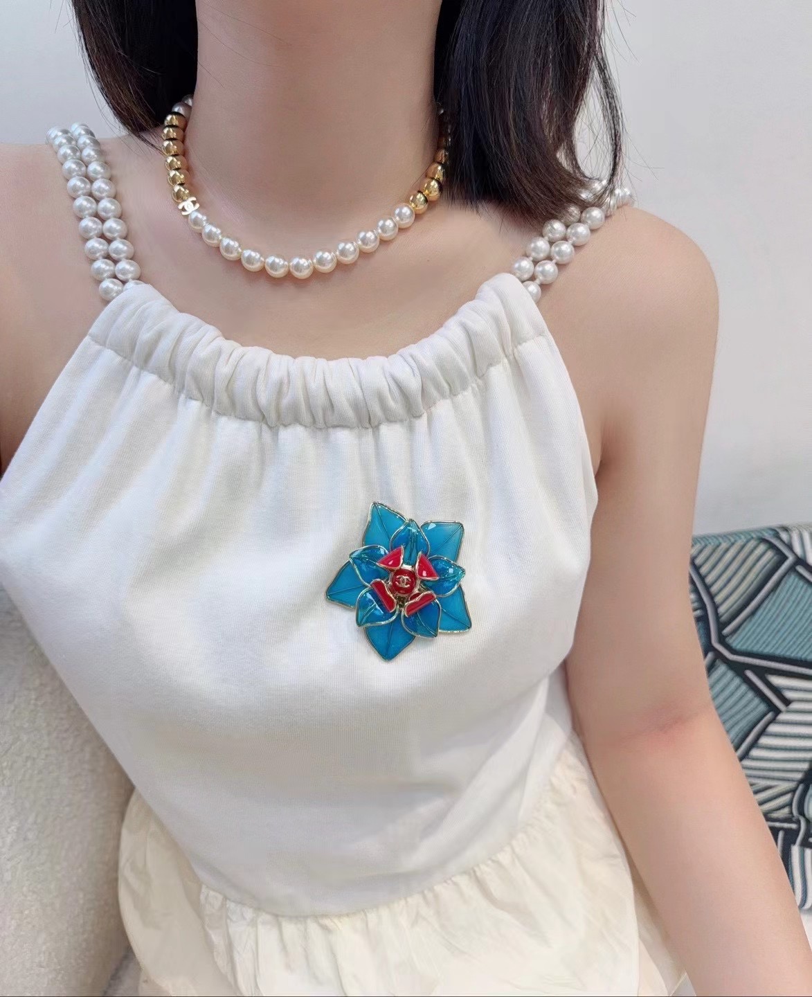 샤넬 CC 로고 블루·레드 플라워 브로치
