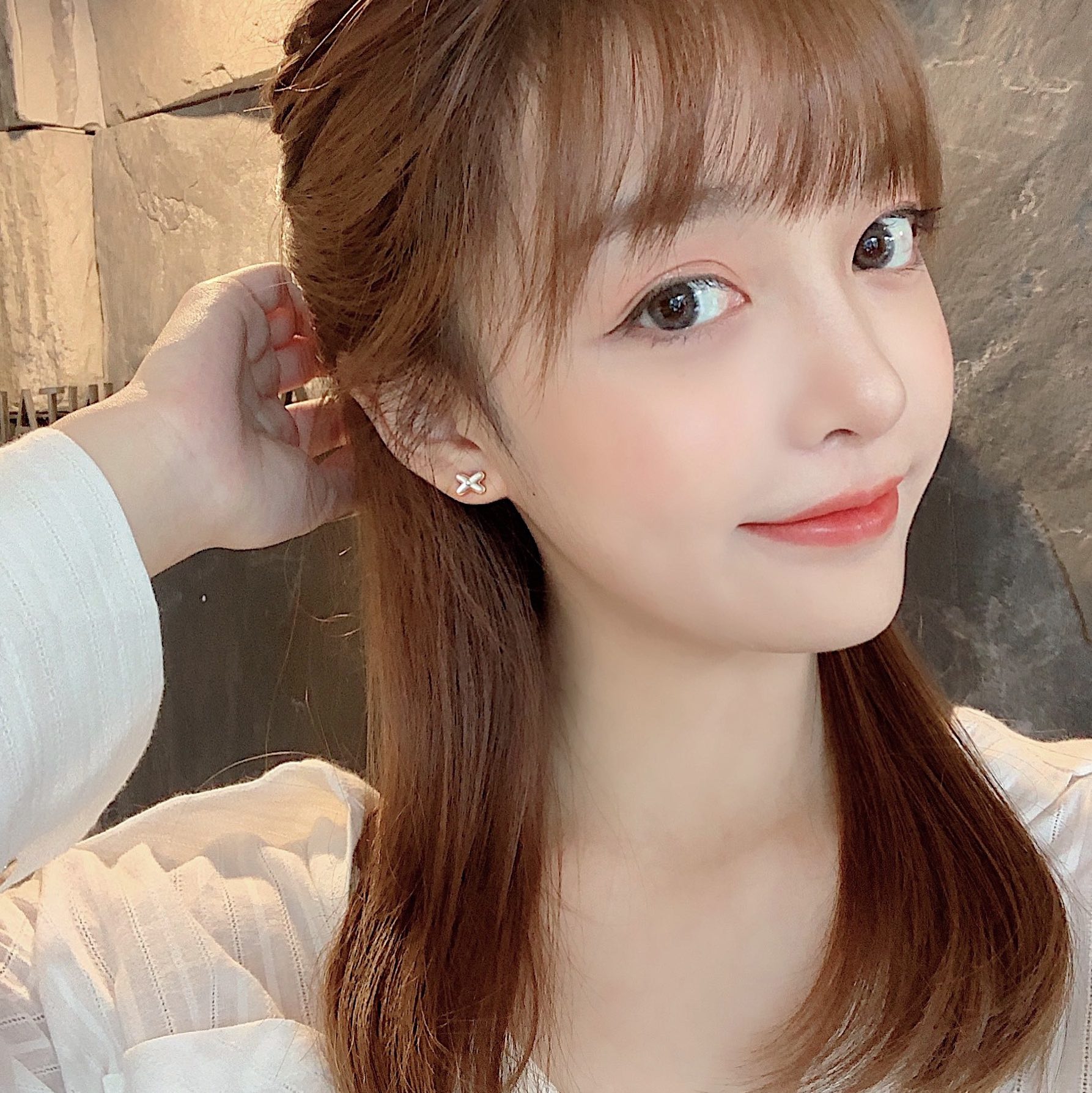 브랜드 식별 불가 교차 리본 플라워 스터드 귀걸이