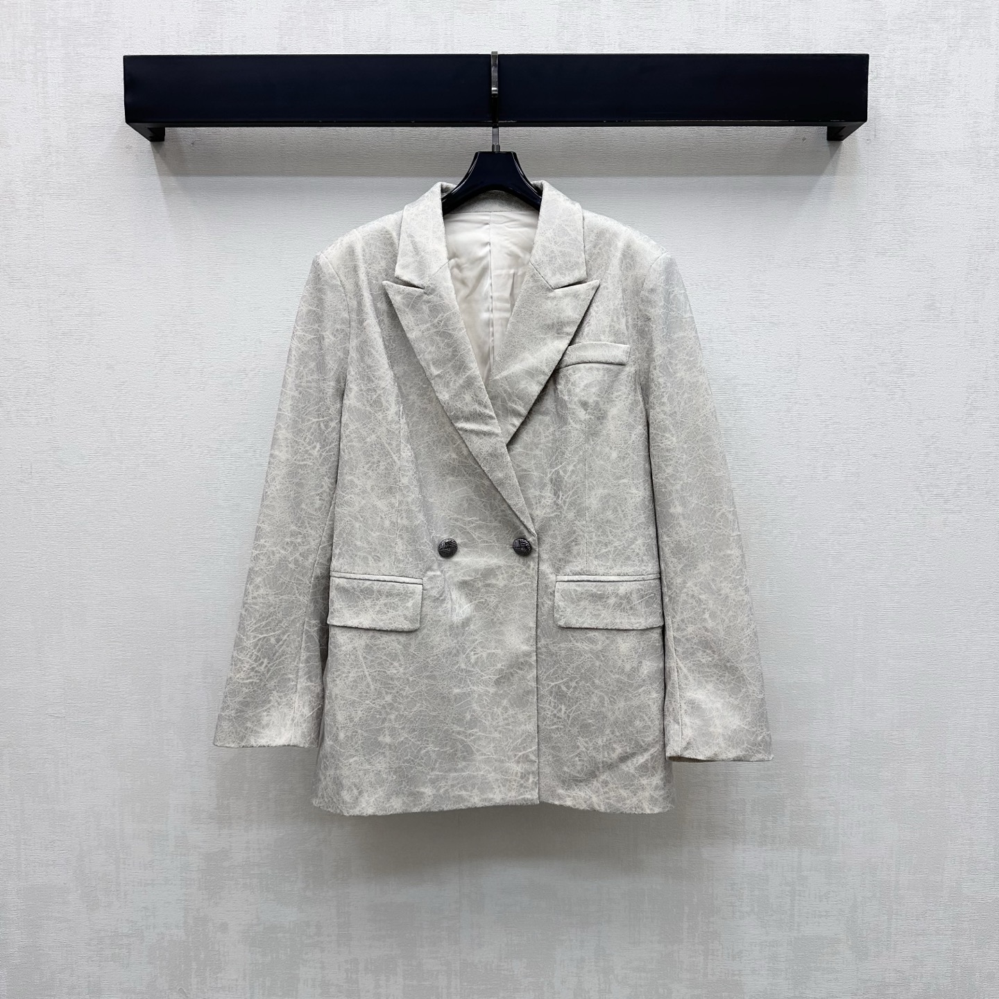 로에베 크랙 텍스처 더블브레스트 블레이저