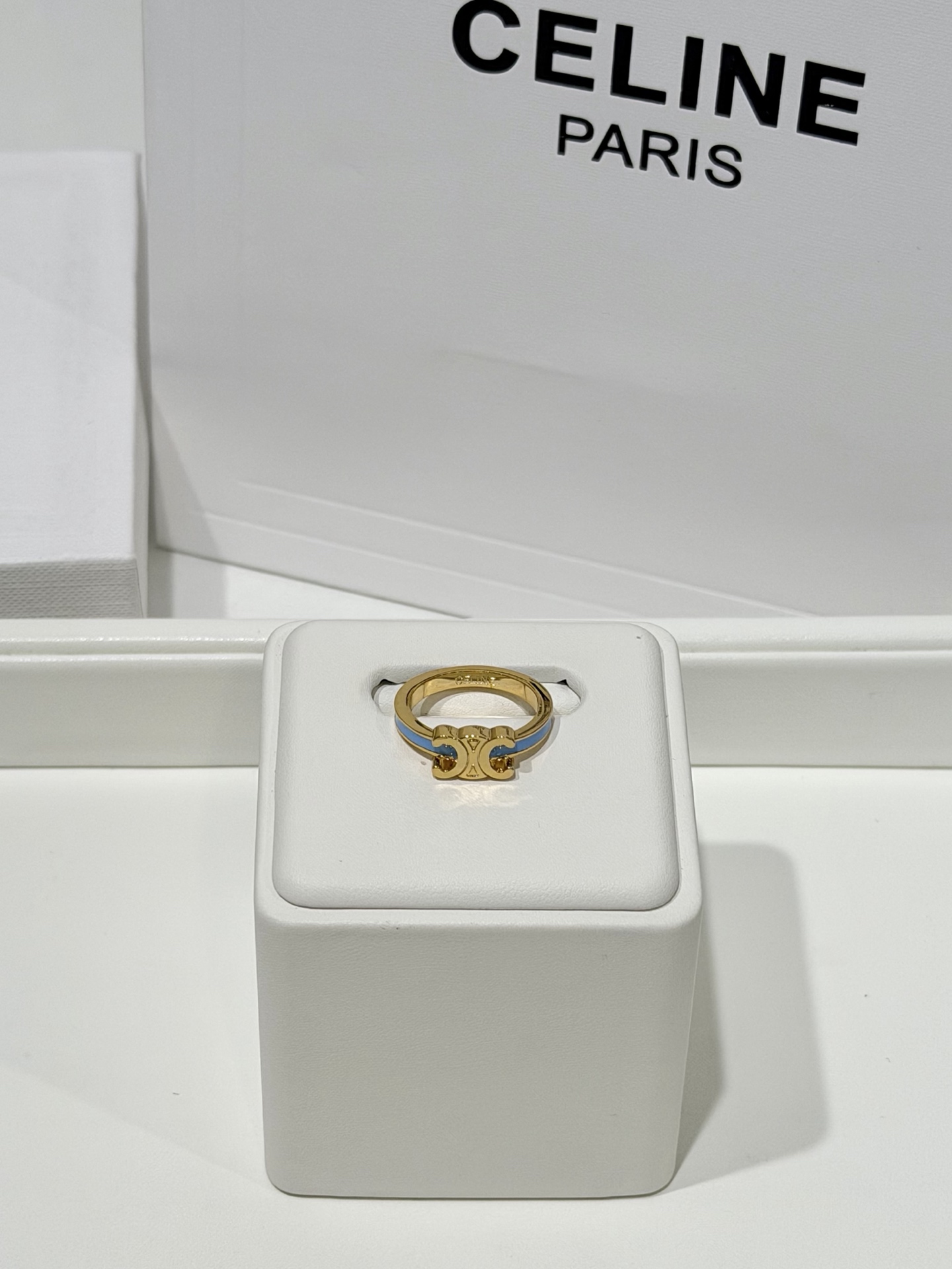셀린느 트리옹프 좁은 밴드 에나멜 링