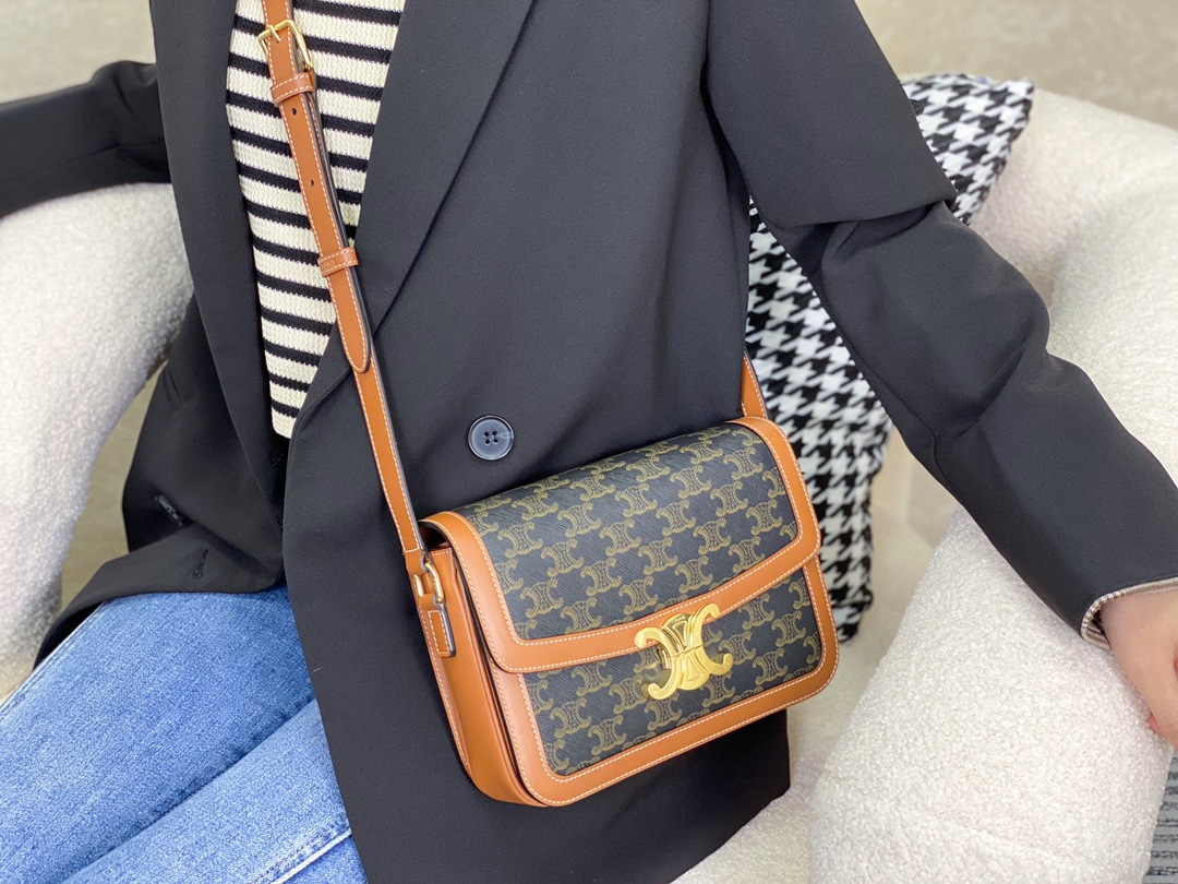 셀린느 트리옹프 캔버스 틴 트리옹프 백