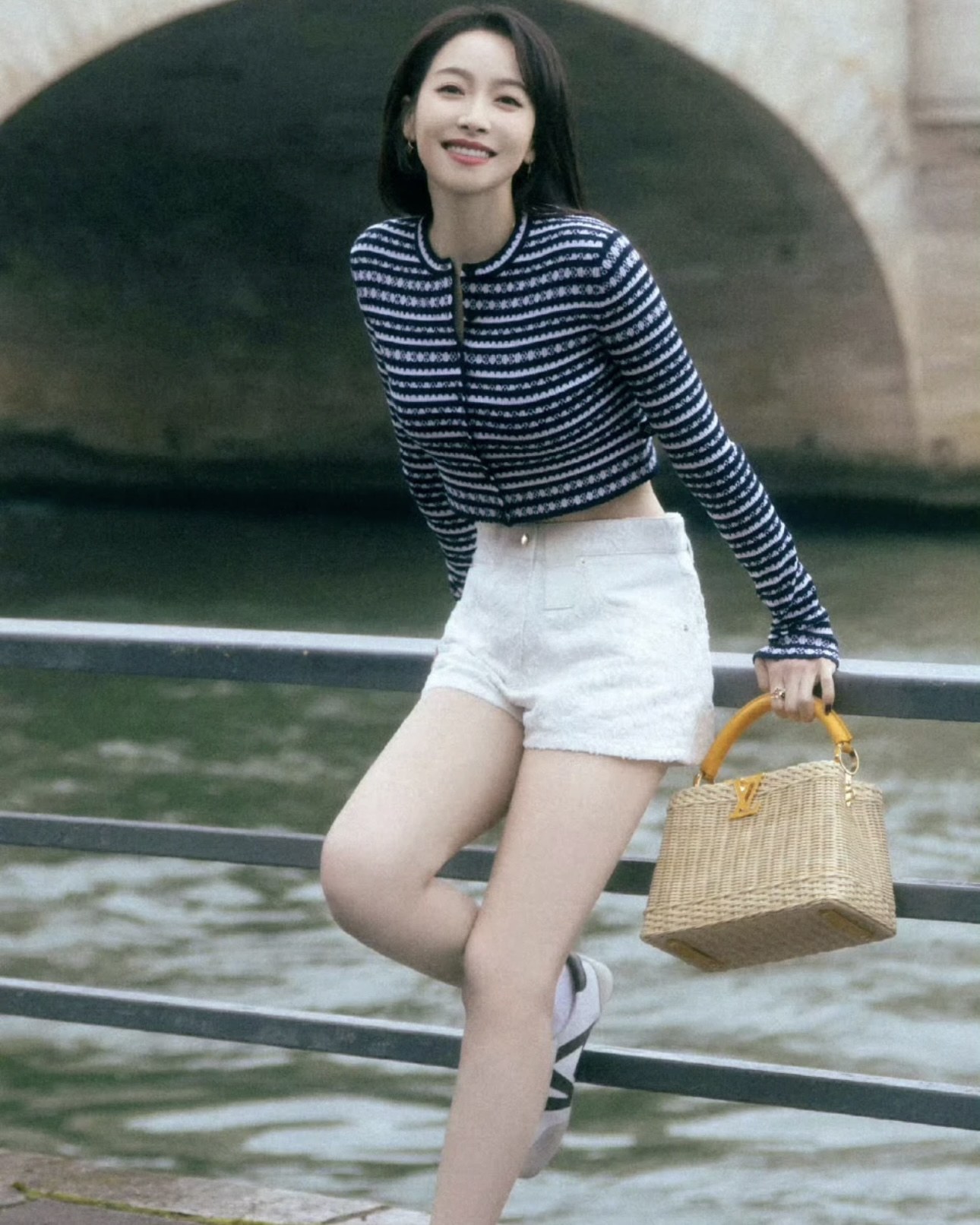 루이 비통 카퓌신 BB 위커(라탄) 탑 핸들 백