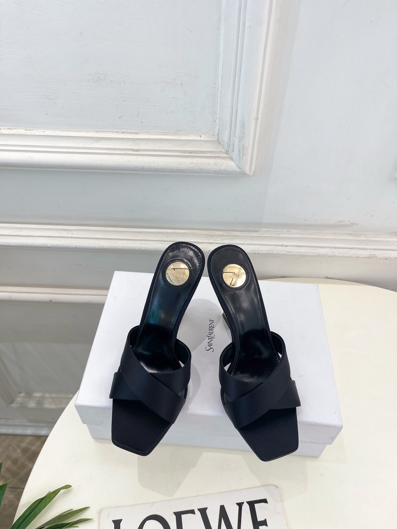 생 로랑 오피움 YSL 로고 힐 크로스 스트랩 뮬