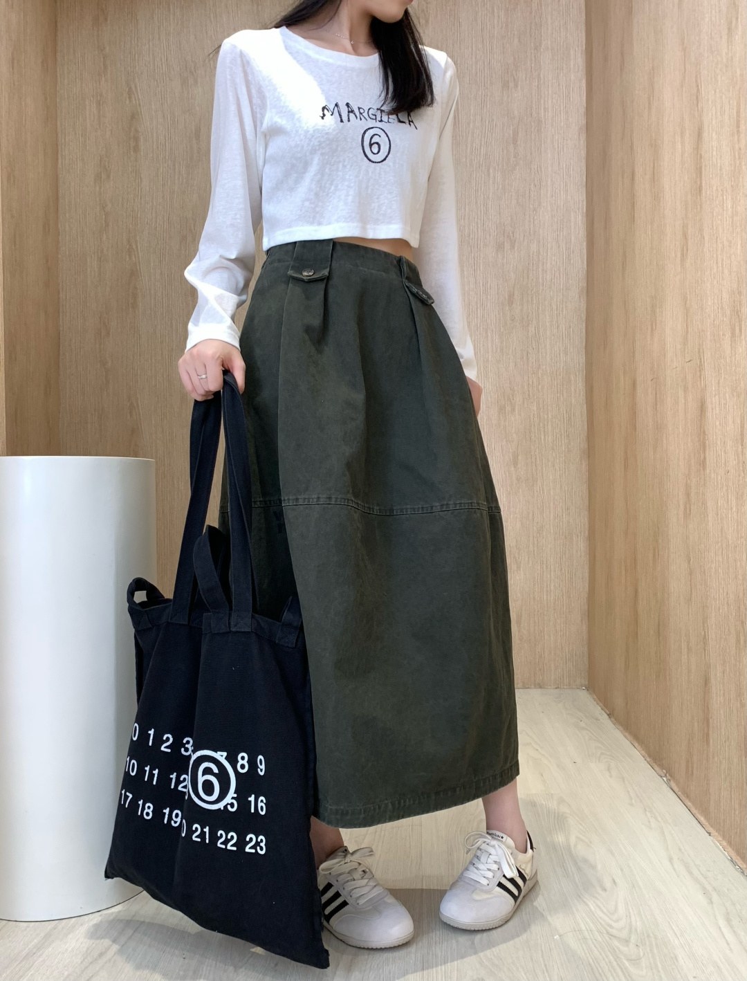 MM6 메종 마르지엘라 하이웨이스트 플랩 디테일 A라인 미디 스커트