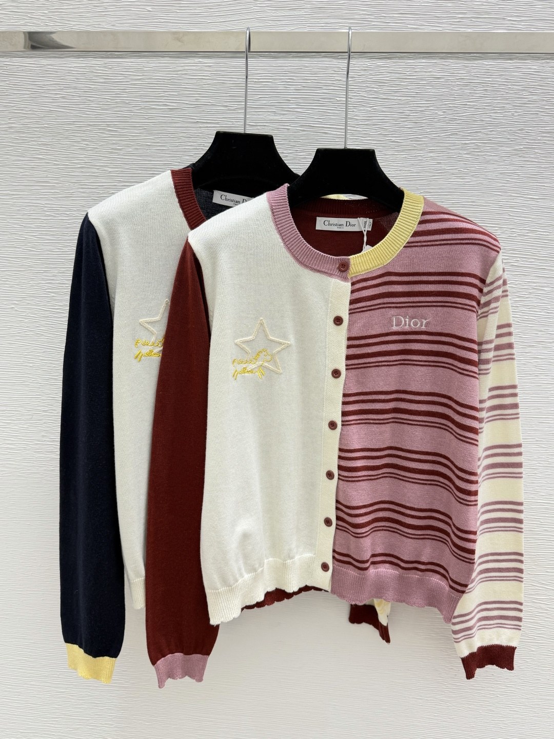디올 컬러블록 스트라이프 로고 라운드넥 니트 가디건