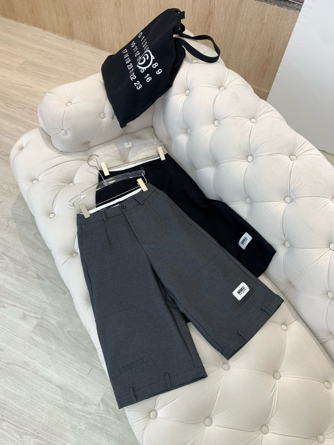 MM6 메종 마르지엘라 MM6 로고 패치 와이드 크롭 팬츠