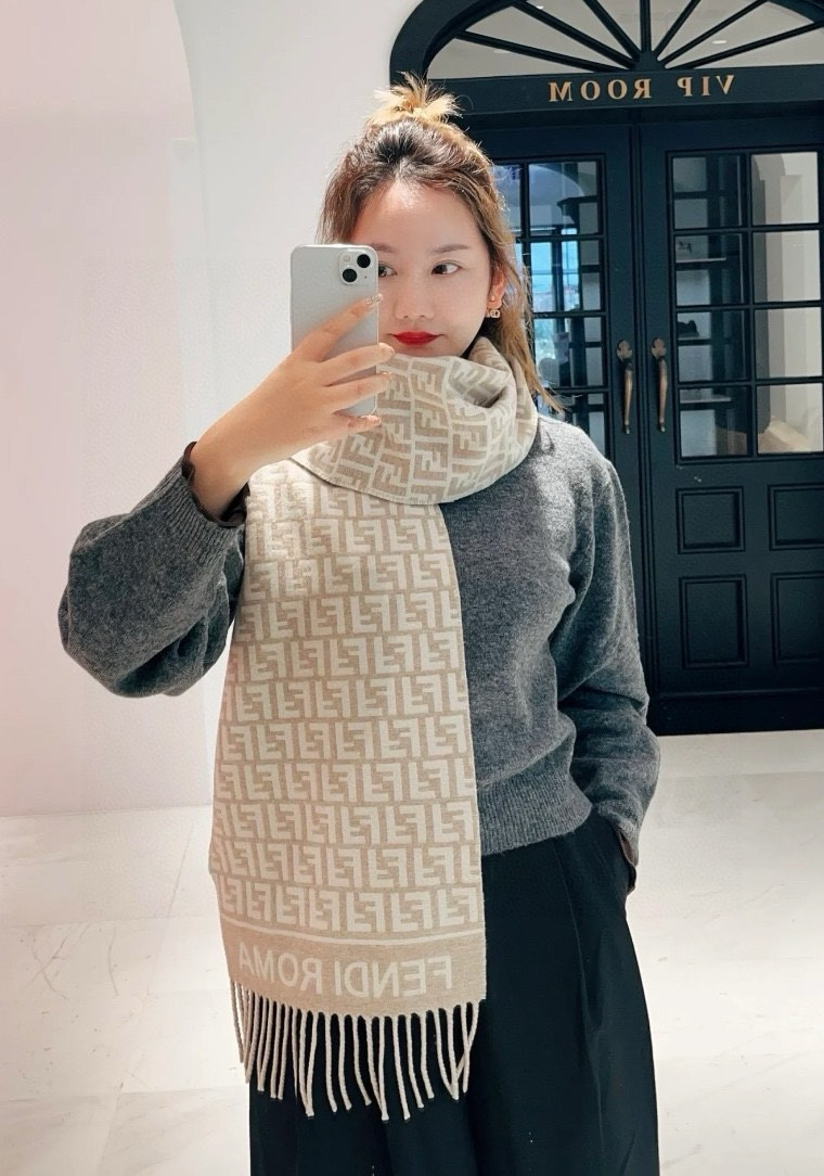 펜디 FF 로마 로고 리버서블 롱 머플러