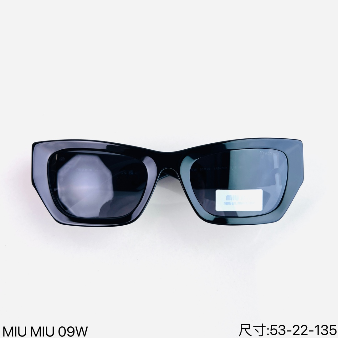 미우미우 SMU 09W 캣아이 선글라스
