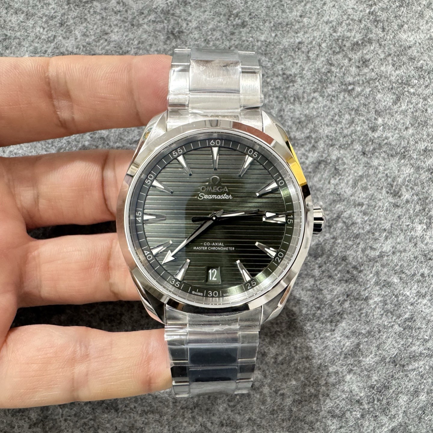 오메가 씨마스터 아쿠아 테라 150M 코-액시얼 마스터 크로노미터 41mm 그린 티크 다이얼