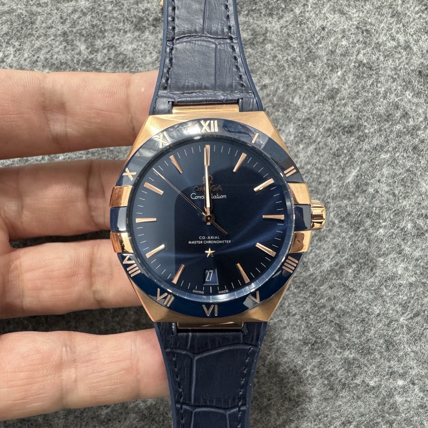 오메가 컨스텔레이션 코-액시얼 마스터 크로노미터 41mm (블루 다이얼·블루 세라믹 베젤·세드나 골드 톤)