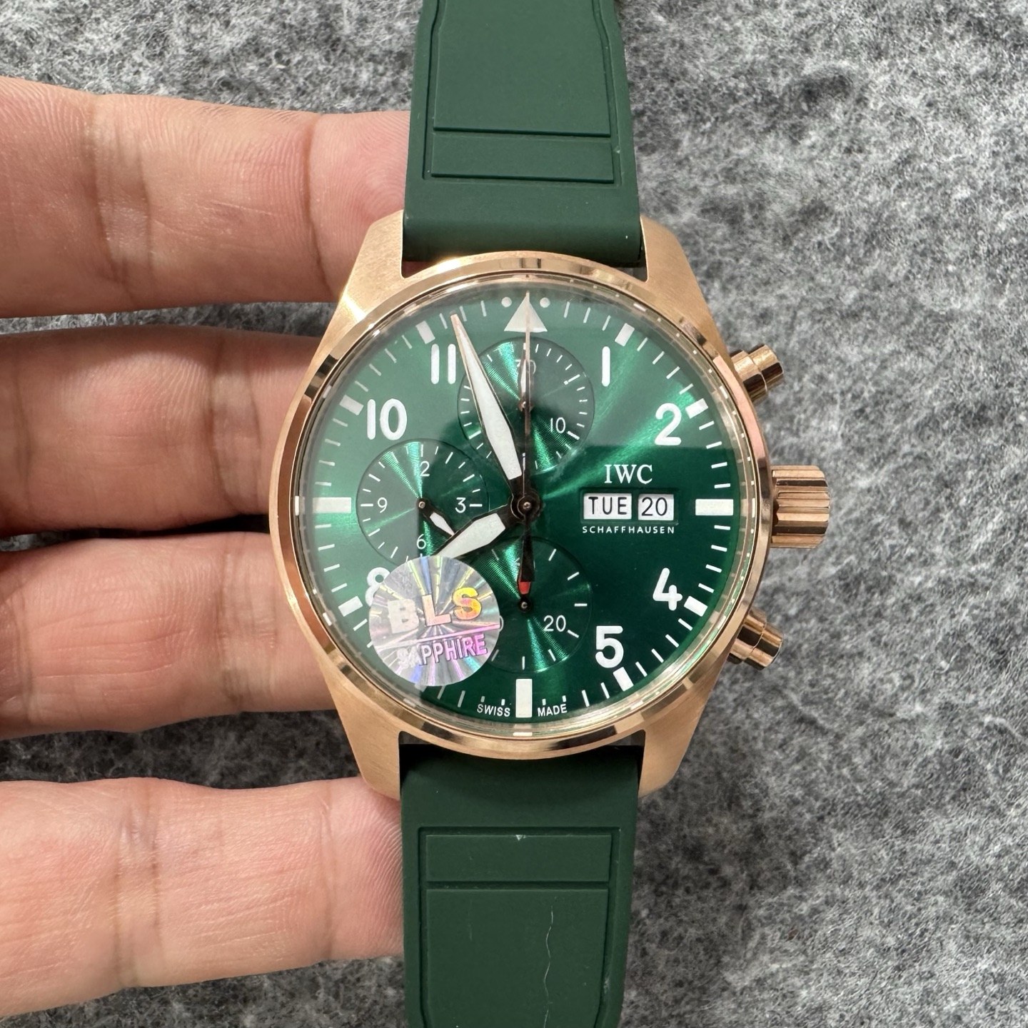 IWC 파일럿 워치 크로노그래프 41 그린 다이얼 골드 케이스 (IW388111)
