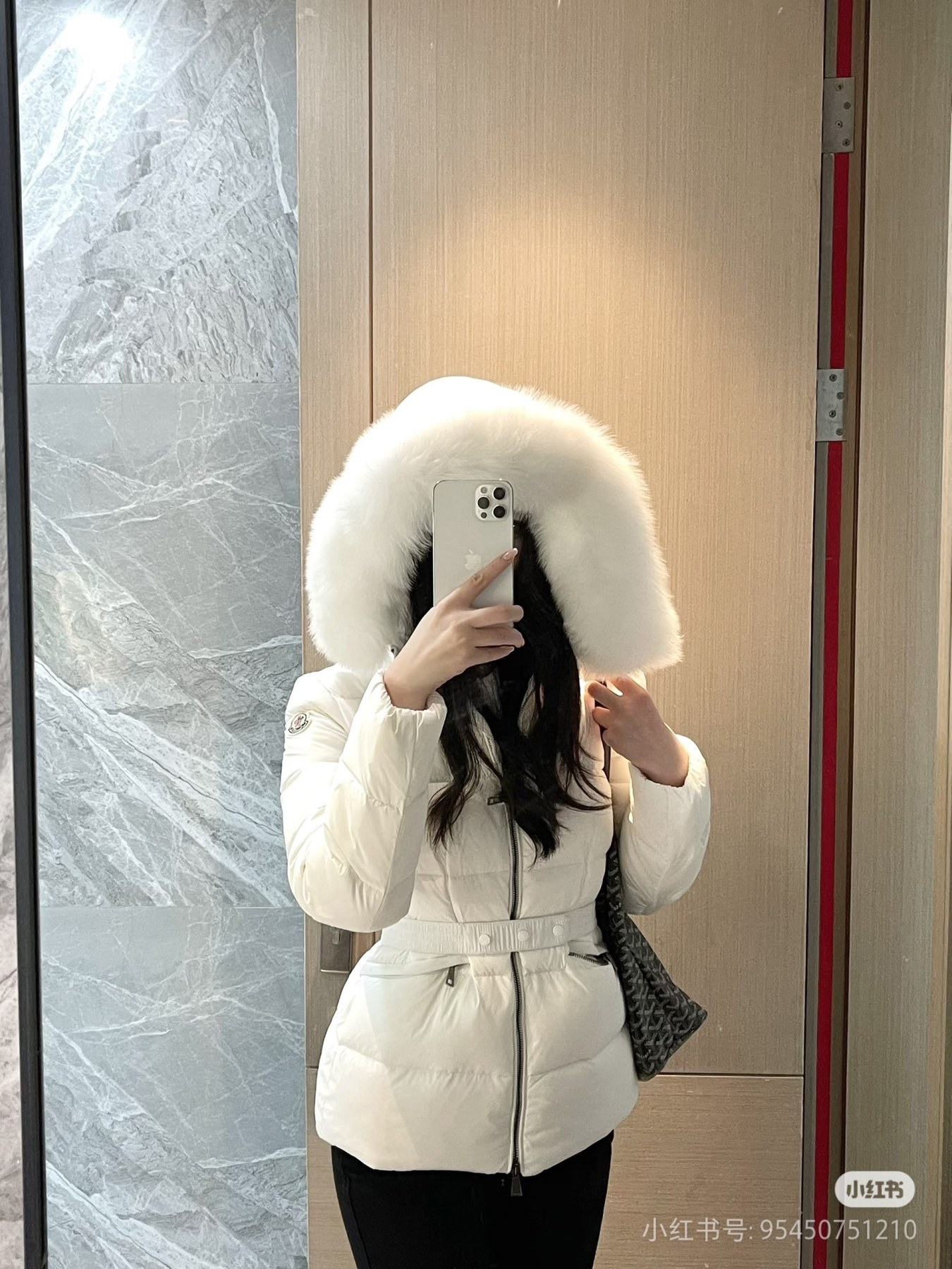몽클레르 보에드(Boed) 퍼 트리밍 벨티드 다운 재킷