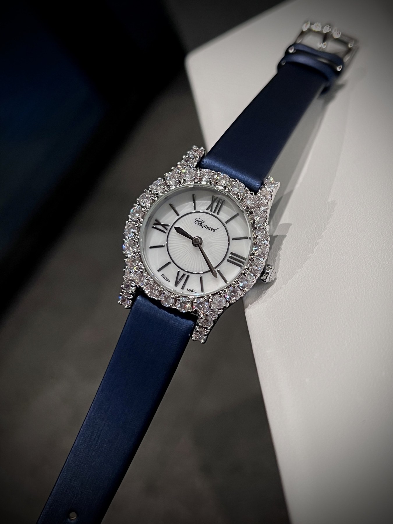 쇼파드 L'Heure du Diamant 다이아몬드 크라운 세팅 여성용 시계