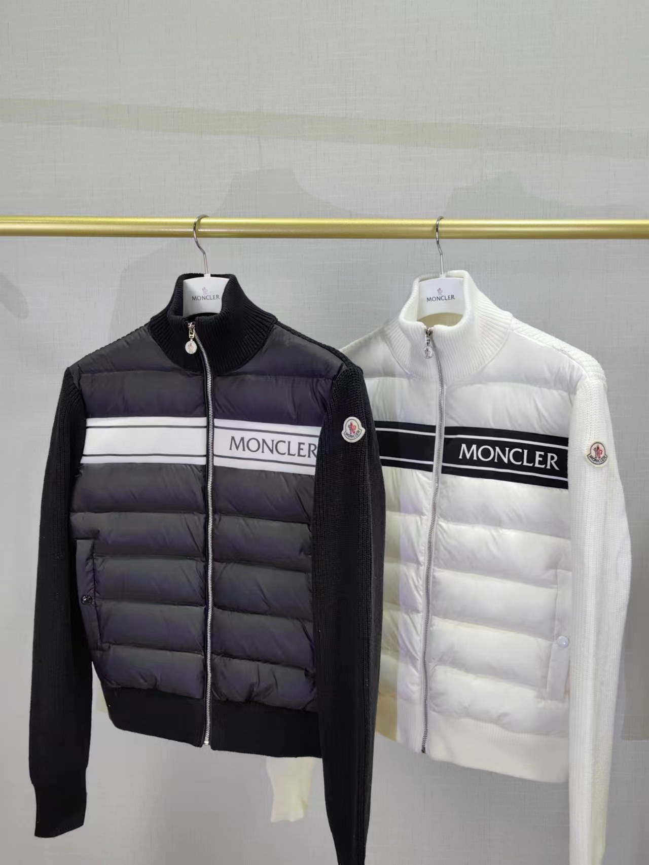 몽클레르 남성 로고 밴드 다운 패딩 니트 집업 가디건