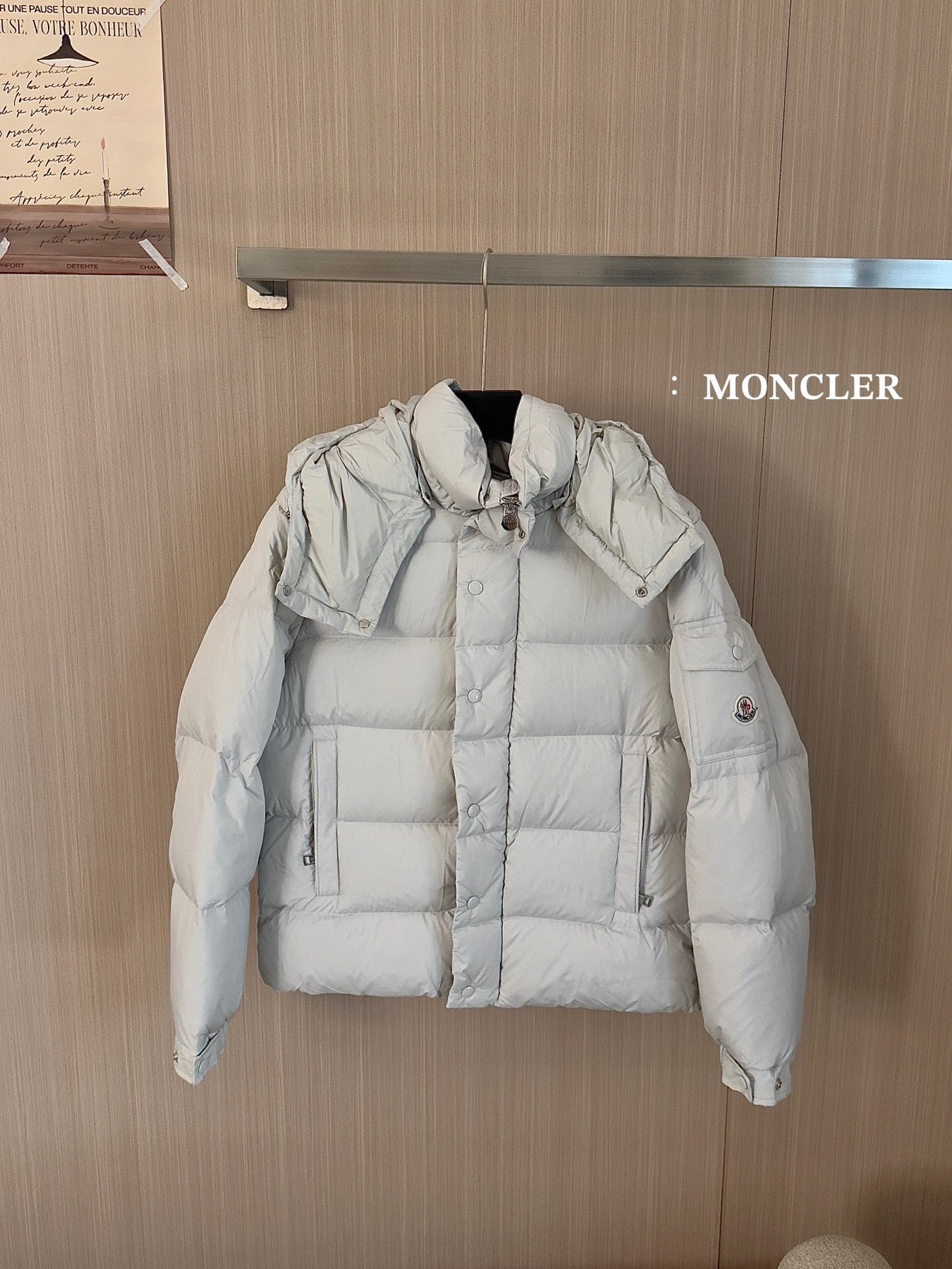 몽클레르 탈부착 후드 숏 다운 패딩 재킷