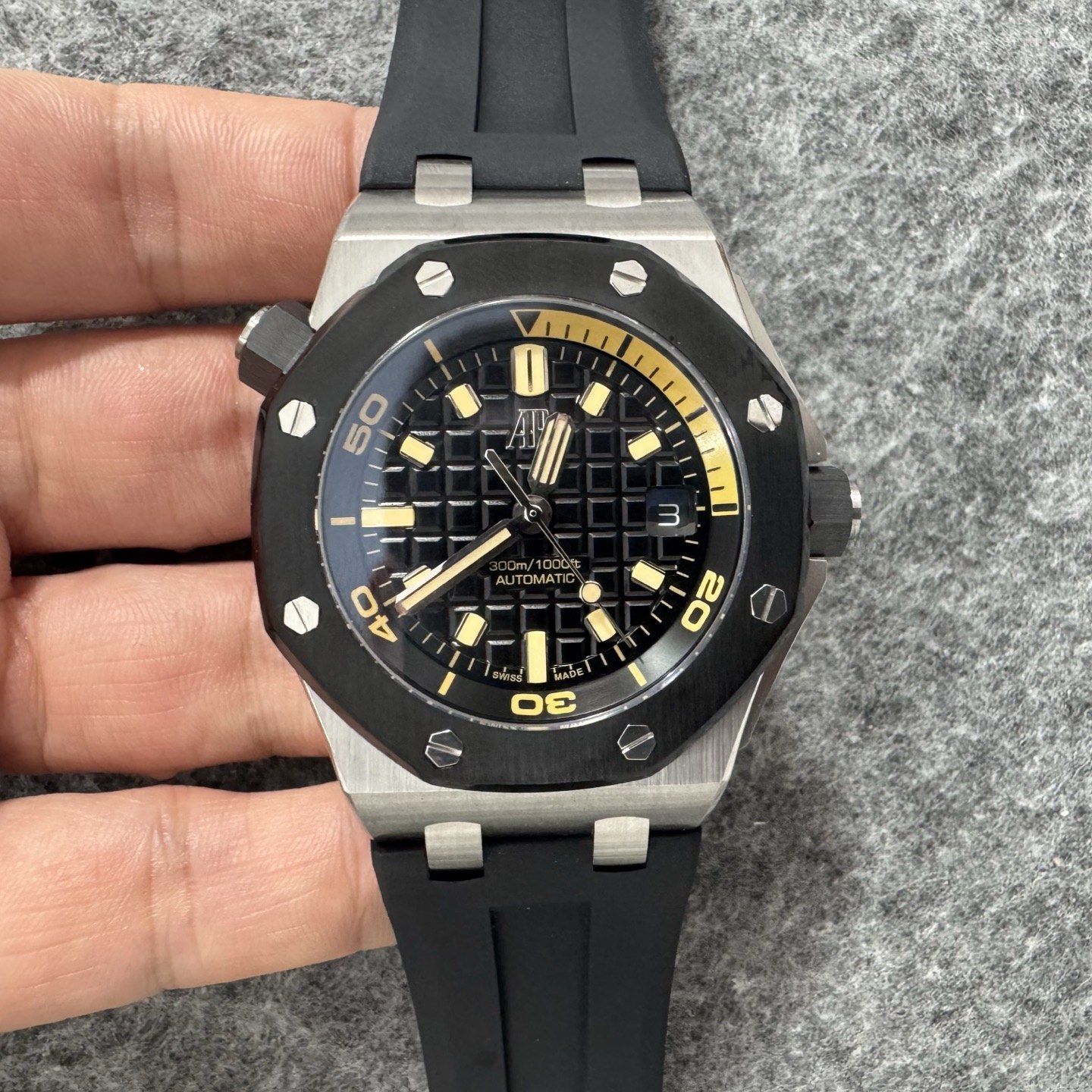 오데마 피게 로열 오크 오프쇼어 다이버 15720ST 42mm
